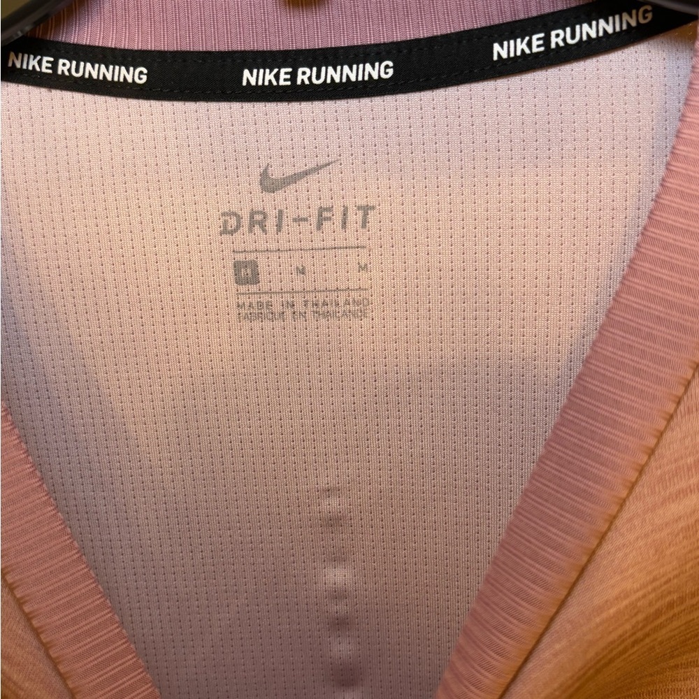 Nike Women's Mauve dri fit with White Logo - Picture 4 of 5